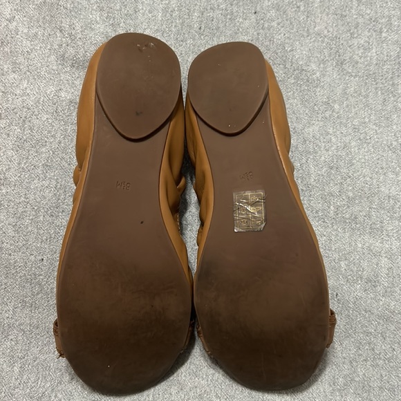 Tory Burch Tan flats with original box - Picture 2 of 6